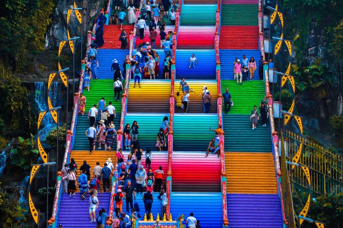 #17-19Hrs Kuala Lumpur MPV Day Tour from Singapore w' Tour Guide - Batu Caves: limestone steps, temples, and your first photo set