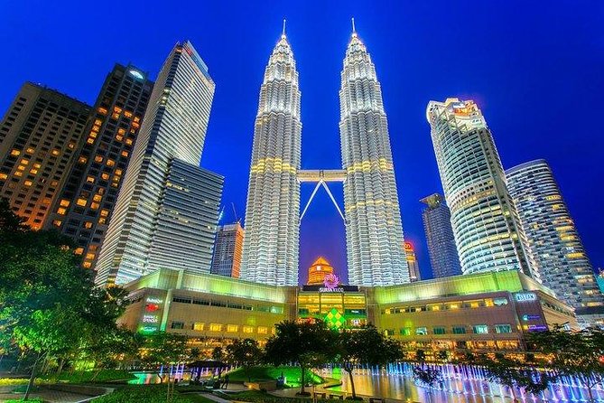 °17or19 Hrs Kuala Lumpur Van Tour from Singapore w' Tour Guide - Price and time: is $161.08 worth it?