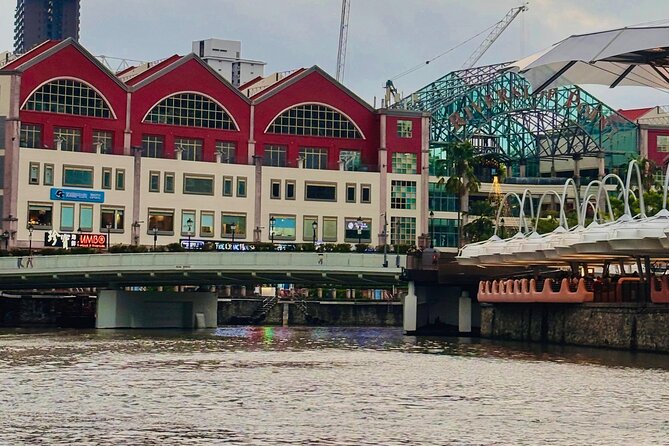 2 Pax Bundle Singapore River Cruise and Stunning Light Shows - Gardens by the Bay: Supertree Grove and the Garden Rhapsody pace