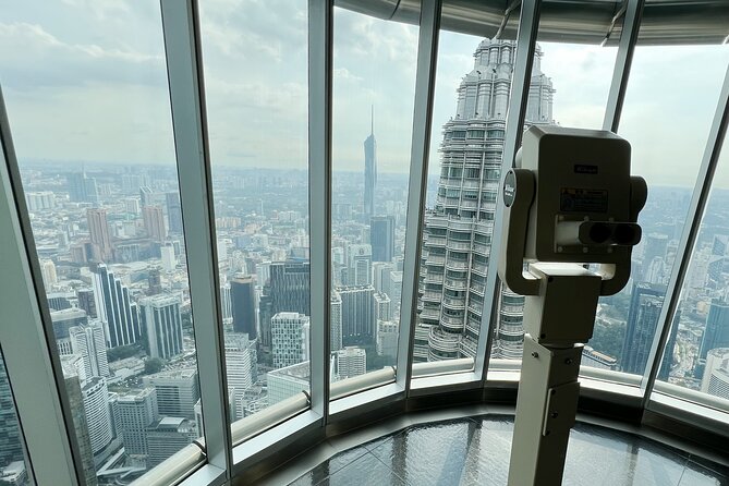 2-WAY FLIGHT: Private Kuala Lumpur guided day tour from Singapore - KLCC Park and the Petronas Twin Towers skybridge: the big ticket moment