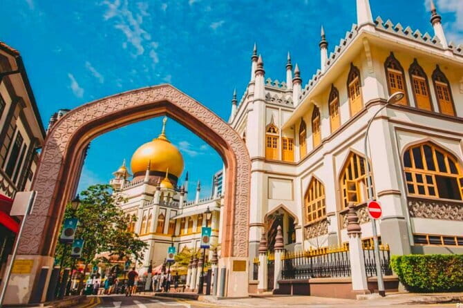 5 hours Little India, Kampong Glam, Chinatown with 9 Food Tasting - Chinatown: Buddha Tooth Relic Temple and a food-focused route