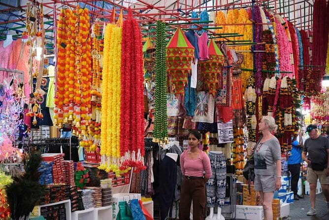 5 hours Little India, Kampong Glam, Chinatown with 9 Food Tasting - Kampong Glam: Haji Lane photos and Sultan Mosque context