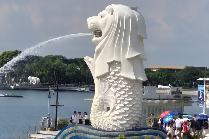 Airport to City and Food Private Tour for Layover and Transit - Merlion Park: The Fast, Iconic Marina Bay Start