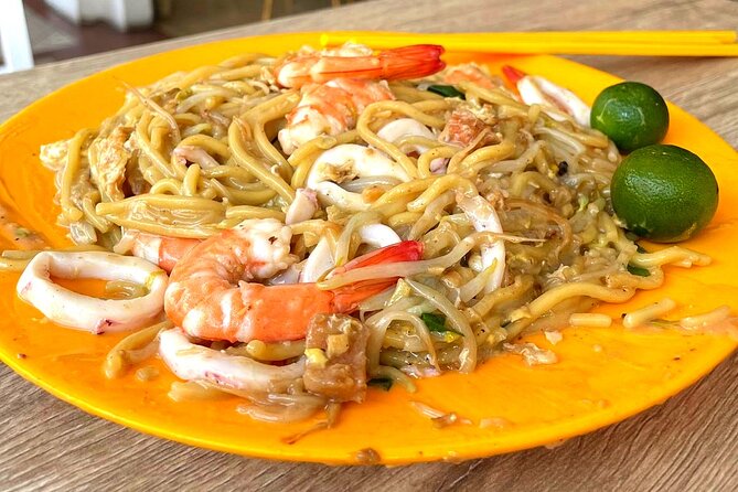 Authentic Singapore Street Food Tour - 3 hours on foot: pace, group size, and what that changes