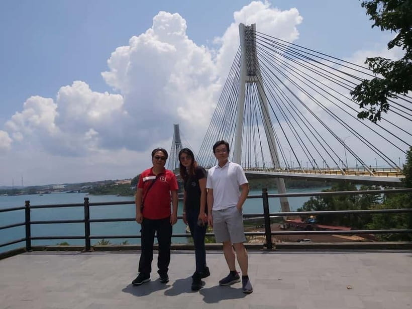 Batam Day Tour with Singapore ferry ticket, massage & lunch - Saung Budaya Batam: Malay dance plus Angklung fun (not just a photo stop)