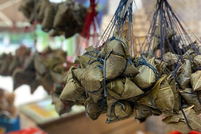 Best Ever Katong Food Tour with Local Foodie - PRIVATE TOUR - What you’ll eat: laksa, nyonya kueh, roti prata, rojak, and more