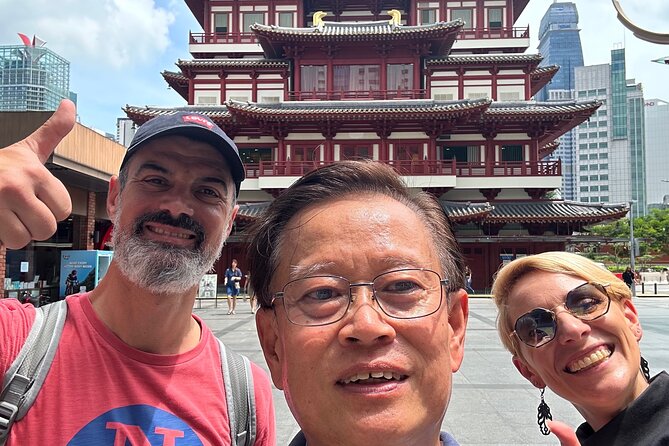 CityWalk With A Local - Thian Hock Keng Temple Mural: learning what to do inside