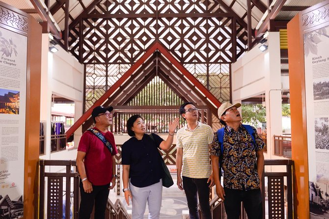 Drinks & Bites in Singapore Private Tour - The Rest of the Route: Your Guide Chooses the Night