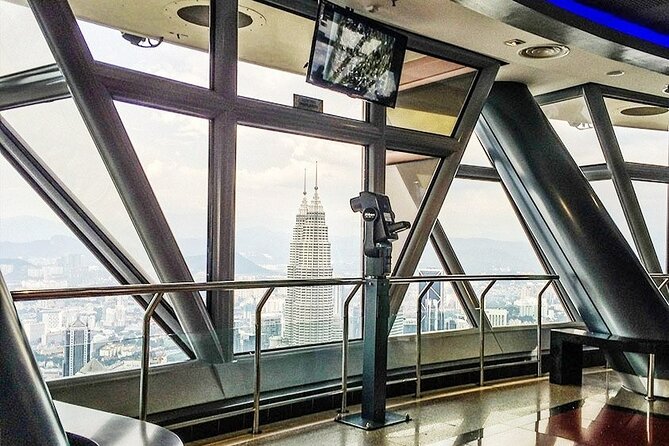 From Singapore: Private Kuala Lumpur / Malacca tour + SKY DINING - From 5am pickup to a drive-through border lane