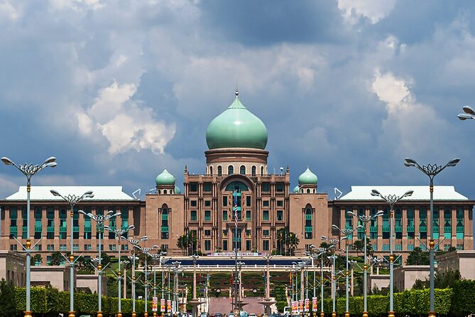 From Singapore: Private Kuala Lumpur / Malacca tour + SKY DINING - Sky Dining at 4pm: the most relaxing hour of your day