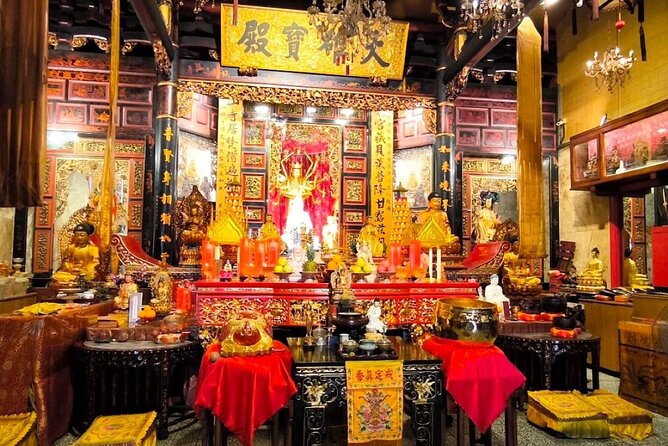 Guided Walking Tour to the Historical Attractions in Farrer Park - Sakya Muni Buddha Gaya Temple: the reclining Buddha and the sculptures that teach