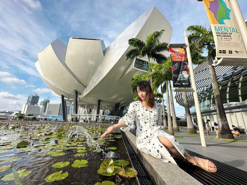 Instawalks of Iconic Singapore Photography Services - Food tour and bike or scooter add-ons (only if your option includes them)
