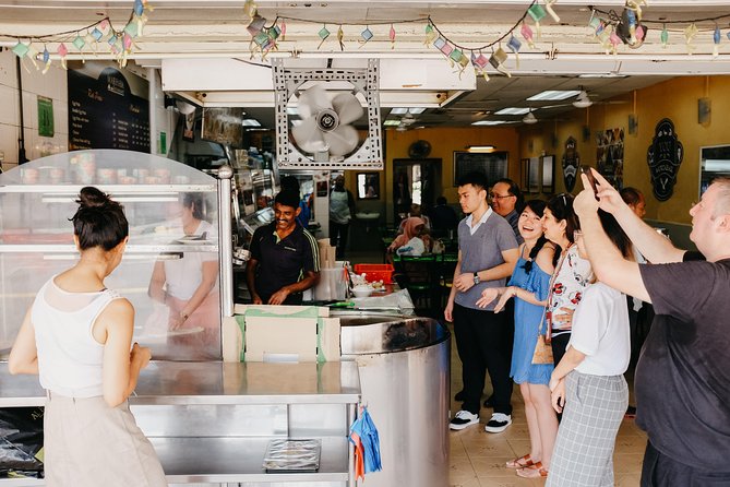 Katong Evening Food Tour - The Guides: Jasmine, Shabnam, and Daniel Set the Tone