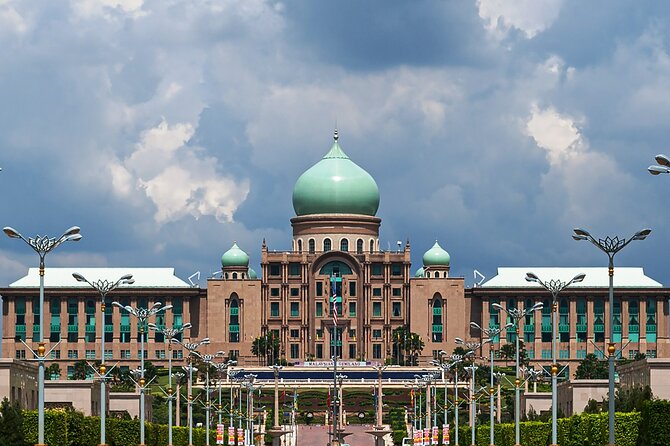 LUXURY Private day tour: Kuala Lumpur & Malacca from Singapore by licensed guide - A Famosa Fort and Cheng Hoon Teng Temple