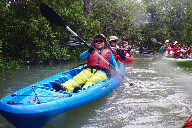 Mangrove Kayaking Adventure in Singapore - Gear, lockers, and the life jacket test (yes, you’ll get wet)
