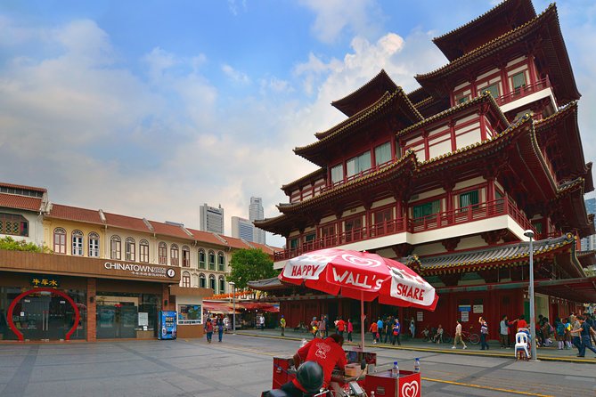 Michelin Premium Food Tour with Hawker Centre & Chinatown Tour - The Michelin-Rated Street Stops: What Michelin Means Here