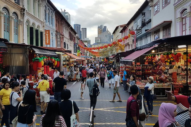 Nostalgic Chinatown of Singapore - Buddha Tooth Relic Temple and Museum: a temple stop with street-level stories