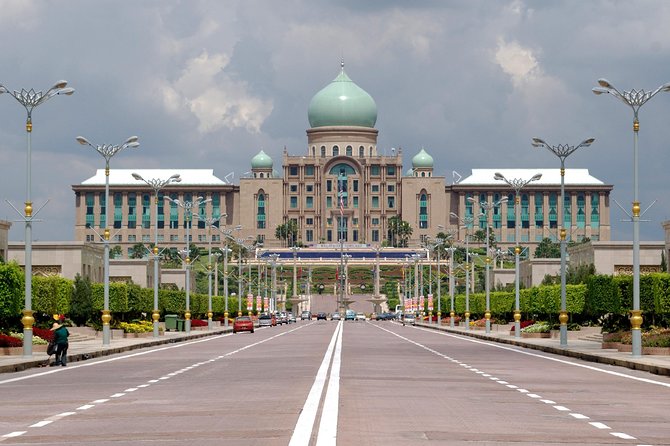 Now Everyone Can Visit KL 16hrs Private Tour from Singapore - Malaysian food exploration: what’s included, what you’ll pay for, and cash tips