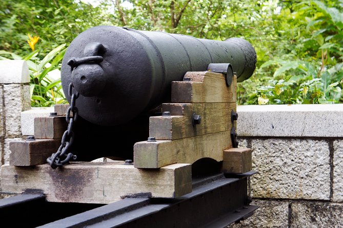 Of Graves, Guns & Battles™: A Tour of Fort Canning Hill - Stop 2 at Keramat Sultan Iskandar Shah: rulers, remembrance, and a slower tone