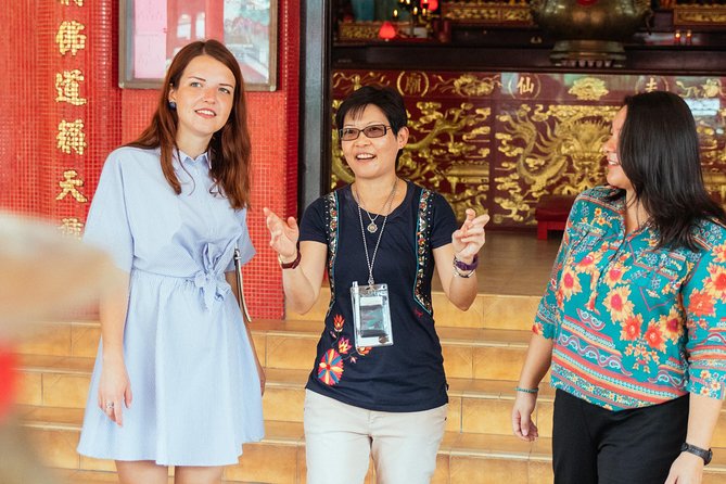 Off the Beaten Track in Singapore: Private City Tour - Sri Darma Muneeswaran Temple: A Clear View of Ritual Life