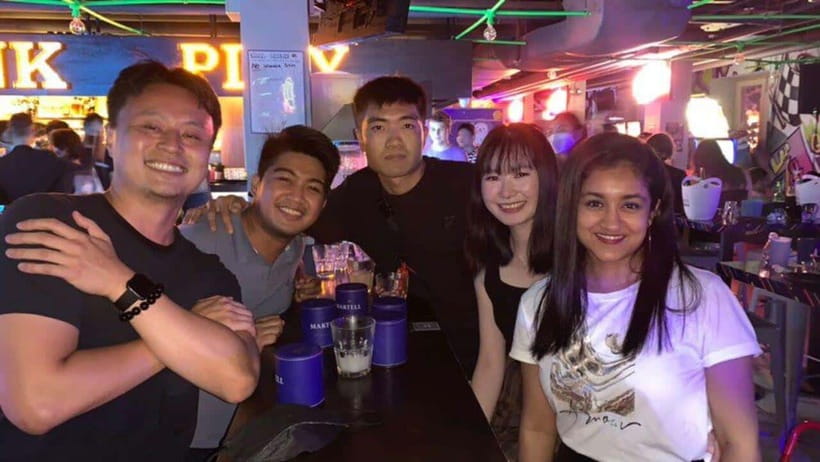 Party Singapore Bespoke Pub Crawl - Who This Pub Crawl Fits Best in Singapore