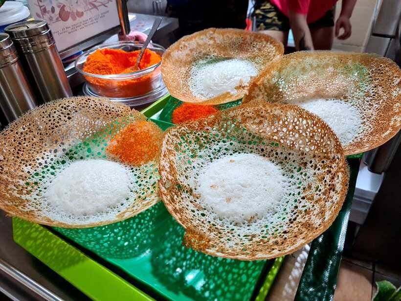 Personalised 3in1 Food Tour: 3 Cultural Trails of Singapore - Haji Lane and Sultan Mosque: Murals, Shophouses, and a Real Sense of Place