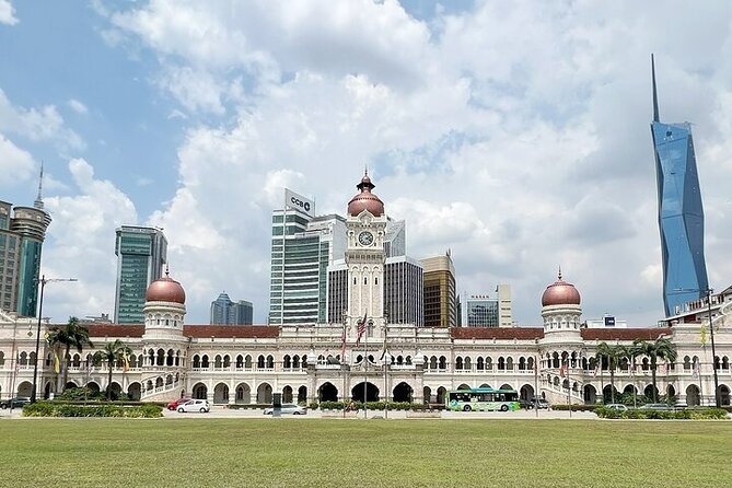 Private 2-day tour: Thailand, Malaysia & Indonesia (3 countries) from Singapore - Kuala Lumpur highlights: Batu Caves, Merdeka Square, and the Petronas skybridge