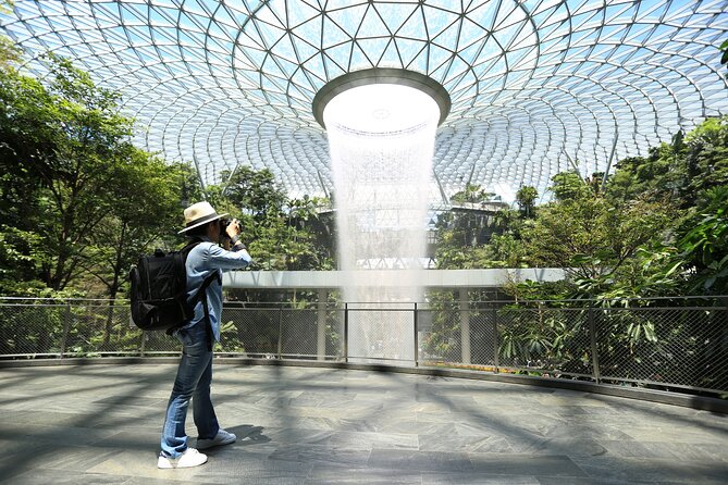 Private Airport Transfer in Singapore - Arrival pickup: flight tracking and the 60-minute grace window