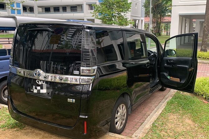 Private Airport Transfers in Singapore - Delays, early arrivals, and how flight tracking helps