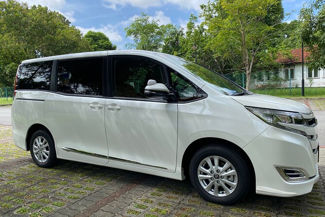 Private Singapore Departure Transfer: Hotel to Changi Airport - What the Ride Feels Like: Air-Conditioned, Quiet, and Low-Stress