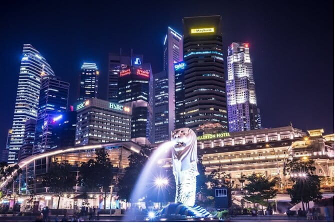 Private Tour Singapore Street Food & Night Tour - Stop 1: Food Folks @ Lau Pa Sat for dinner with context