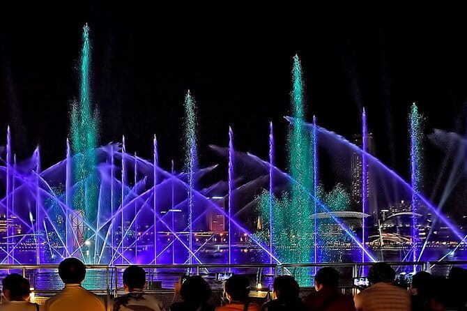 Private Tour Singapore Street Food & Night Tour - Stop 4: Esplanade Waterfront for the final night scene