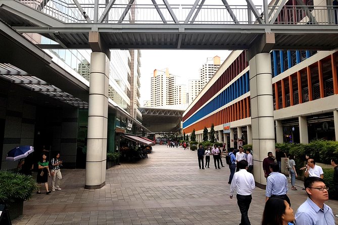 Public Housing - Into the HDB Heartlands - The guide experience: small group, real answers, and Jasmine’s role