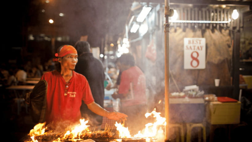 Signature Night Tour: Walk Through Marina with Food Tastings - Lau Pa Sat satay tasting: what you actually get and how to make it fun