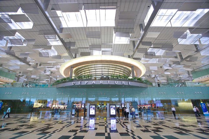 Singapore Airport: Shared Arrival or Departure Car Transfer - The Drive Experience: Comfort, Luggage, and English Help