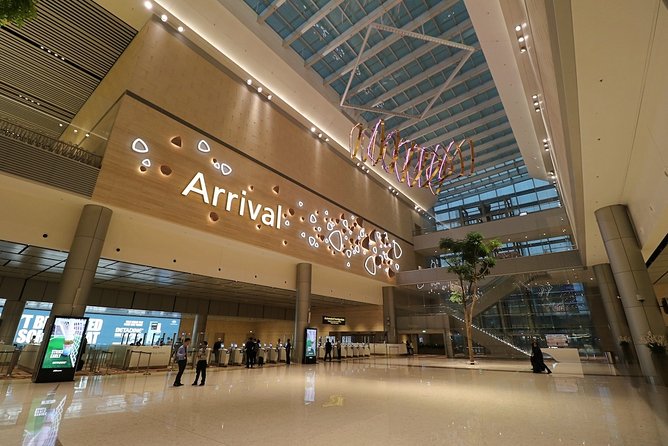 Singapore Airport: Shared Arrival or Departure Car Transfer - Arrivals: The Name Sign Meet-Up and Voucher Check