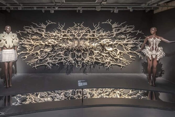 Singapore ArtScience Museum Admission E-Ticket - Exploring 50,000 square feet of galleries without losing your focus