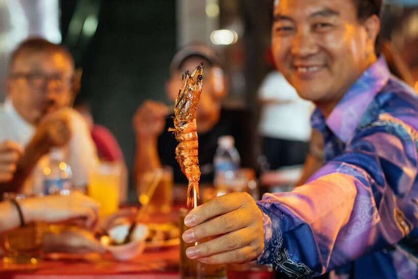 Singapore by Night 2.5-Hour Private Tour - Chinatown at night: temples, murals, and real context