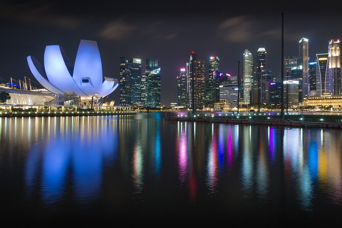 Singapore by Night Top Senic Sightseeing Private Tour - Clarke Quay at night: a quick taste of Singapore nightlife