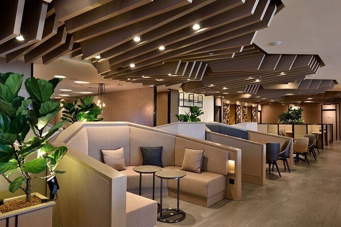 Singapore Changi Airport Plaza Premium Lounge at Terminal 1 - Entering Changi T1 Lounge Land: Location and Access