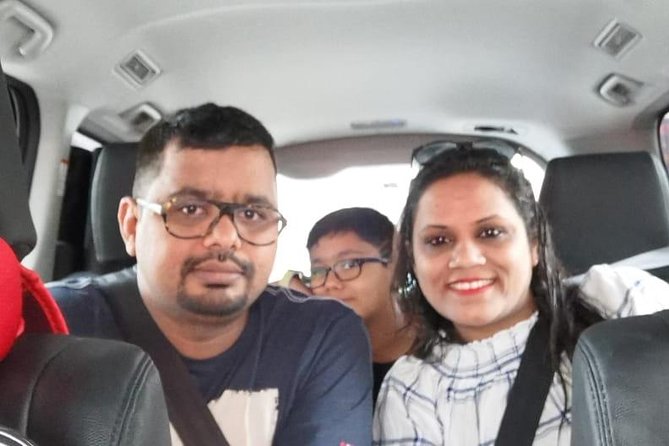 Singapore Changi Airport: Private Arrival Transfer with Meet & Greet Service - Communication: WhatsApp-style contact helps a lot