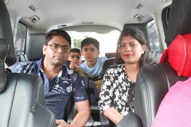 Singapore Changi Airport: Private Arrival Transfer with Meet & Greet Service - Who this transfer fits best (and who might look elsewhere)