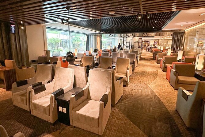 Singapore Changi Airport (SIN) T1/T2/T3/T4 VIP Lounge Access - Entering the lounge: security access and the QR code reality
