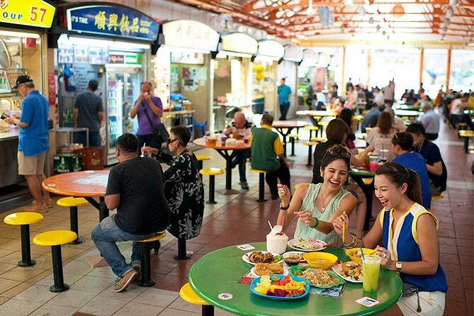 Singapore: Chinatown Hawker Food Tasting Tour - Stop by stop: what happens in Smith Street and Chinatown areas