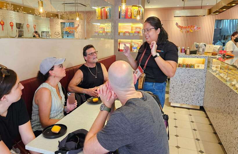 Singapore: Chinatown Hawker Guided 8-Dish Tasting Tour - Why this Chinatown hawker tour feels different than a food list