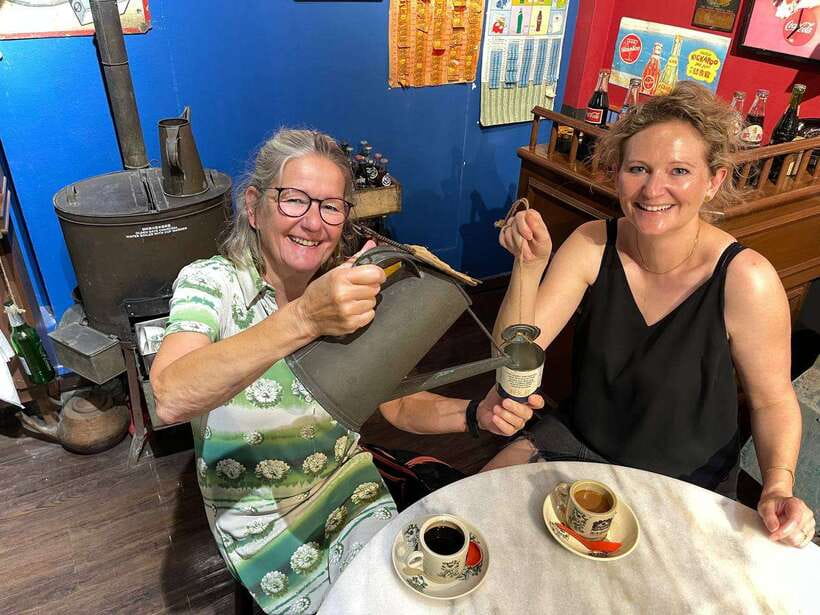 Singapore: Chinatown Hawker Guided 8-Dish Tasting Tour - Dish stop #1: Hainanese Chicken Rice and why it’s the centerpiece
