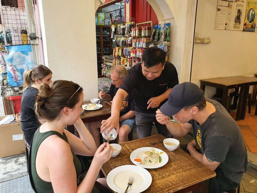 Singapore: Chinatown Hawker Guided 8-Dish Tasting Tour - Dish stop #3: spring rolls that show the hawker rhythm