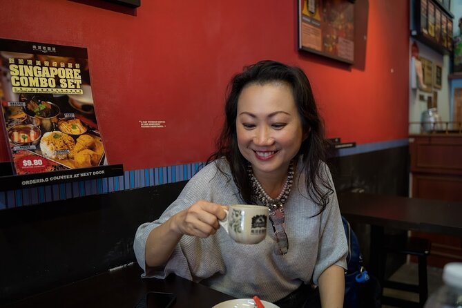 Singapore: Chinatown Hawker Market Food Tour with 7 Food Tastings - Tang-Style Temple and Rooftop Quiet: A Reset During a Walking Food Tour