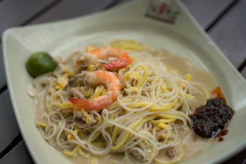 Singapore: Chinatown Hawkers Food Tour with 7 Food Tastings - Who this tour is best for (and who might want a different plan)
