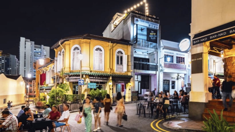 Singapore: Chinatown Hidden Treasure Walking Tour with Snack - Chinatown alleys and murals by Yip Yew Chong: art you can read while walking